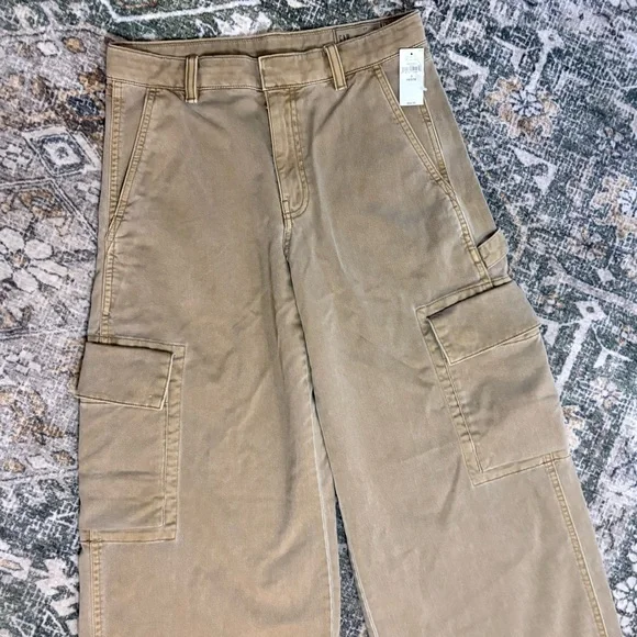NWT Gap Women's  Baggy Cargo Khaki Pants Tan Cargo Pants Size 2 Petite - Picture 7 of 16